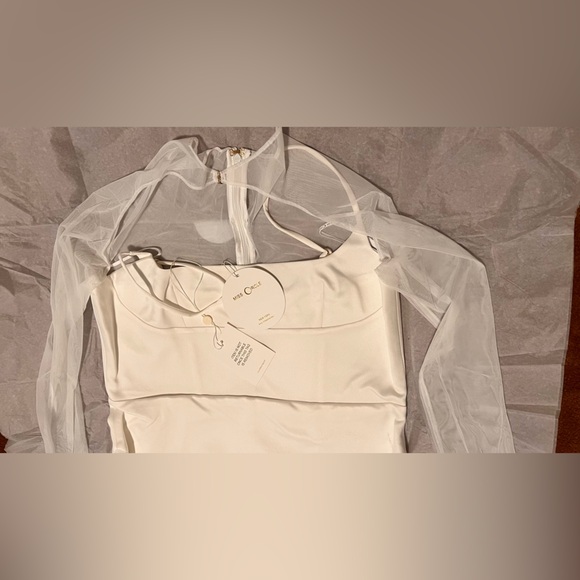 NWT Miss Circle White Satin Mesh Sleeve Dress With Feather - Picture 14 of 15